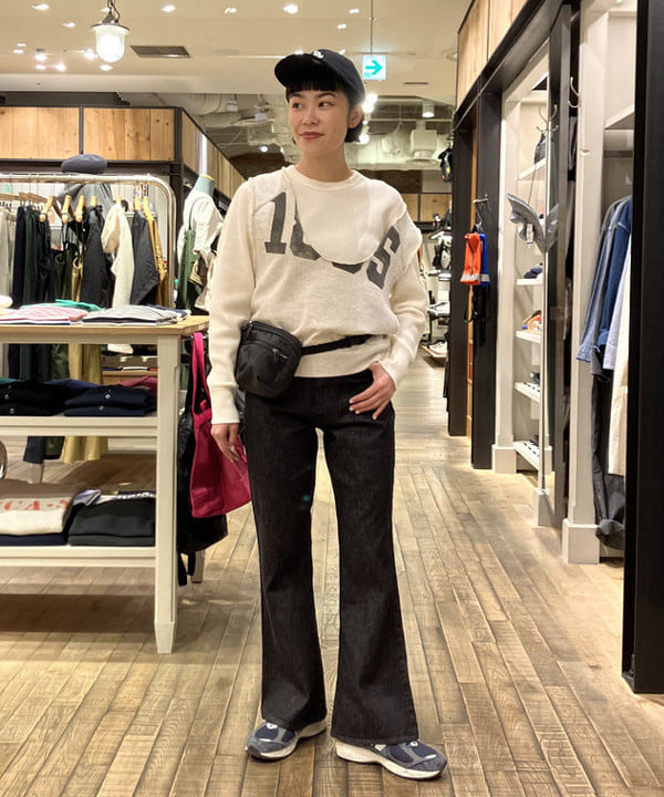 葵さんの「BEAMS WOMEN｜フレア デニム パンツ」を使ったコーディネート