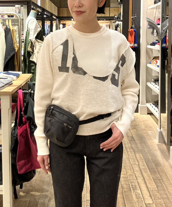 葵さんの「BEAMS WOMEN｜フレア デニム パンツ」を使ったコーディネート