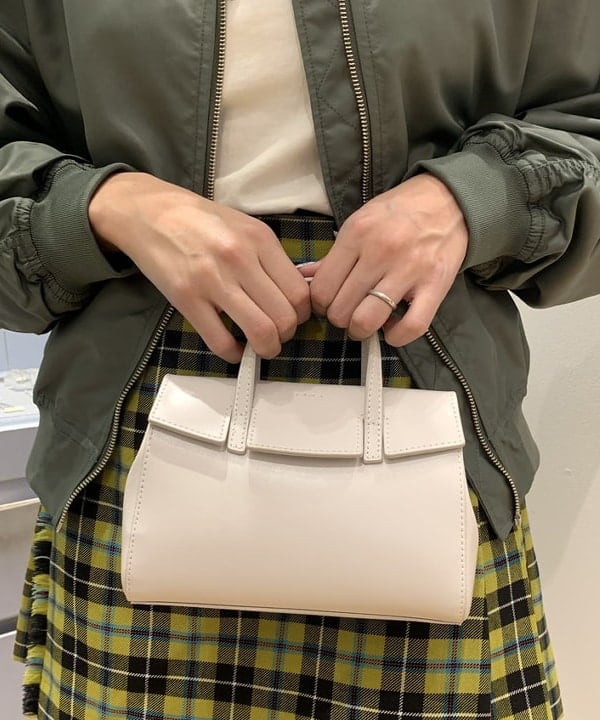 れいなさんの「BEAMS WOMEN｜アーム ギャザー MA-1 ブルゾン」を使ったコーディネート
