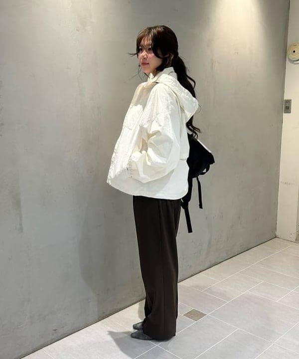 桃羽さんの「BEAMS WOMEN｜AK+1 / ミニリップストップ フード ブルゾン」を使ったコーディネート