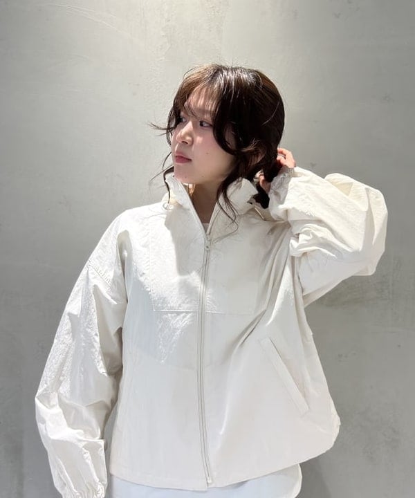 桃羽さんの「BEAMS WOMEN｜AK+1 / ミニリップストップ フード ブルゾン」を使ったコーディネート