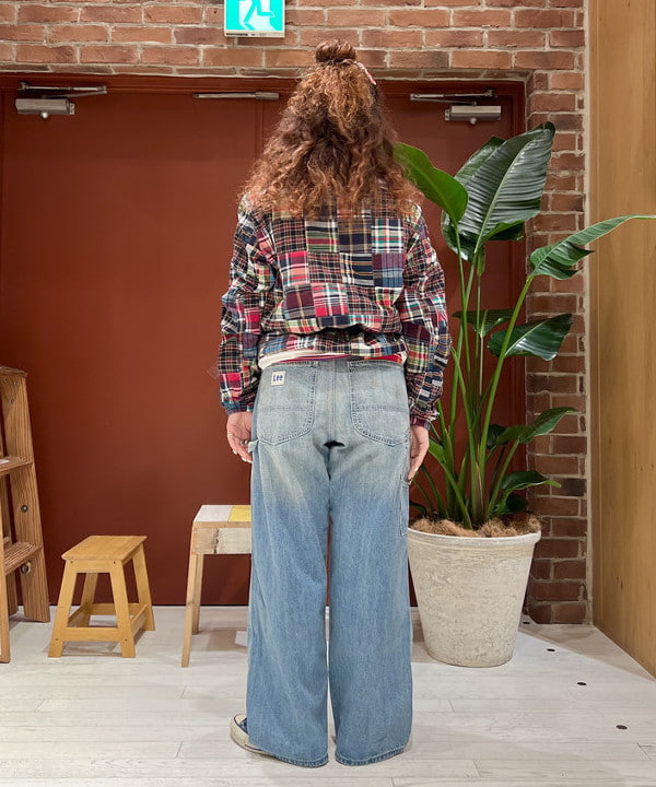 エノモト アミさんの「BEAMS WOMEN｜【別注】Lee / ダメージ & リペア ペインター パンツ」を使ったコーディネート