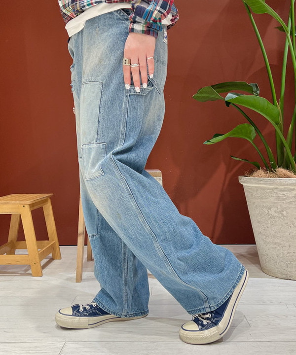 エノモト アミさんの「BEAMS WOMEN｜【別注】Lee / ダメージ & リペア ペインター パンツ」を使ったコーディネート