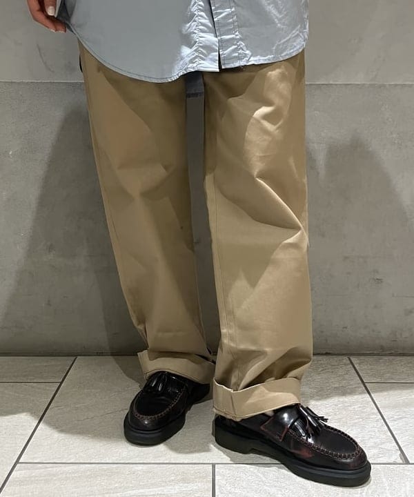葵さんの「BEAMS WOMEN｜BUZZ RICKSON'S × BEAMS BOY / チノパンツ」を使ったコーディネート