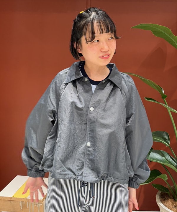ショ〜ジさんの「BEAMS WOMEN｜ナイロン コーチ ジャケット」を使ったコーディネート