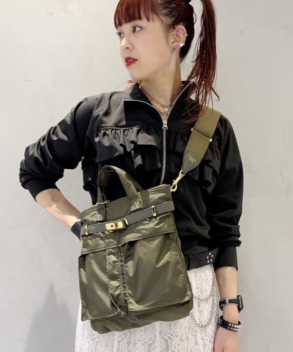 りかちょび/岸本梨佳さんの「BEAMS WOMEN｜【別注】sita parantica / ヘルメットバッグ」を使ったコーディネート