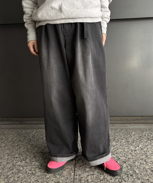 つぼさんの「BEAMS WOMEN｜【別注】GRAMICCI / ワイド デニム 25SS」を使ったコーディネート