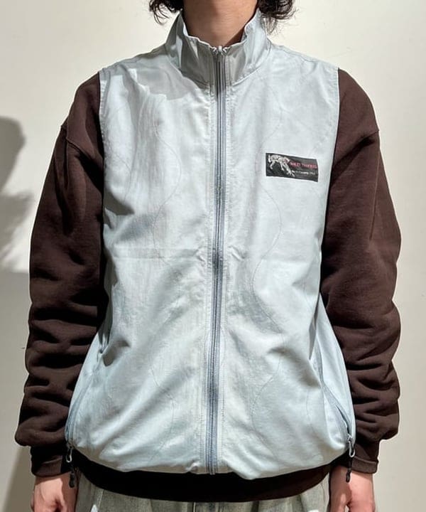 関澤 佑樹さんの「BEAMS WOMEN｜【別注】WILD THINGS / REVERSIBLE NYLON VEST」を使ったコーディネート