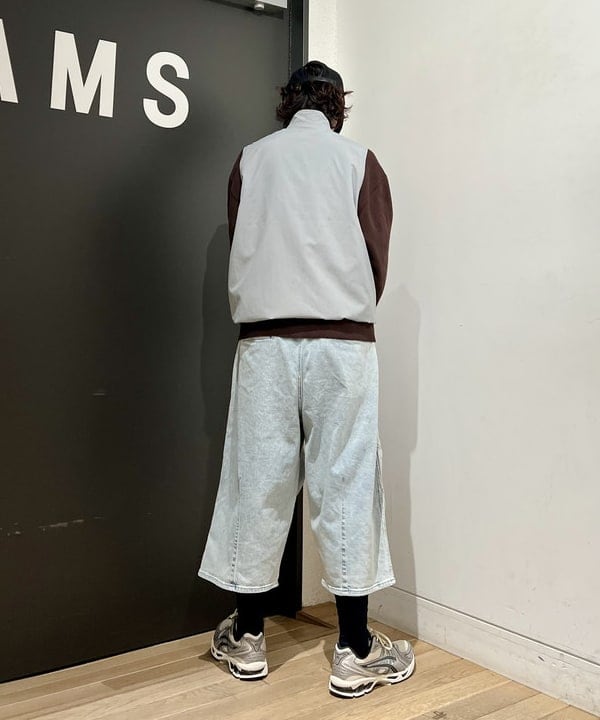 関澤 佑樹さんの「BEAMS WOMEN｜【別注】WILD THINGS / REVERSIBLE NYLON VEST」を使ったコーディネート