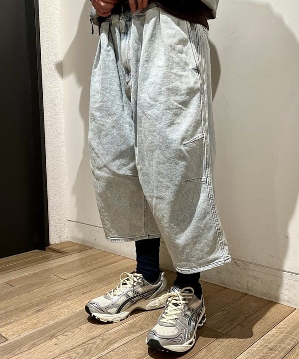 関澤 佑樹さんの「BEAMS WOMEN｜【別注】WILD THINGS / REVERSIBLE NYLON VEST」を使ったコーディネート