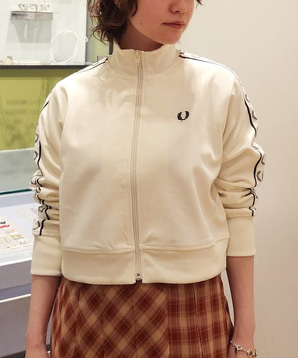 saori KATOさんの「BEAMS WOMEN｜【別注】FRED PERRY / TRACK JACKET」を使ったコーディネート