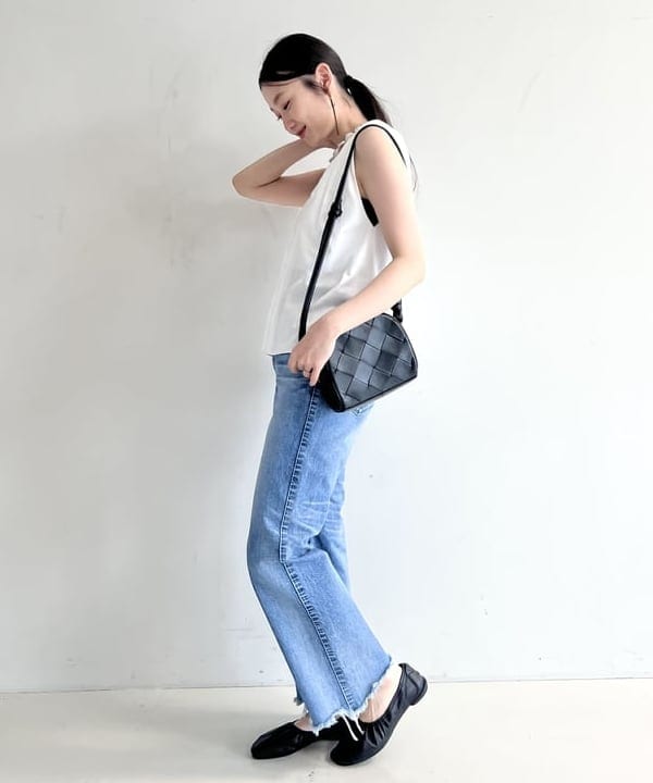 隈元 楓さんの「BEAMS WOMEN｜AK+1 / コットン ツイストショルダー ブラウス」を使ったコーディネート