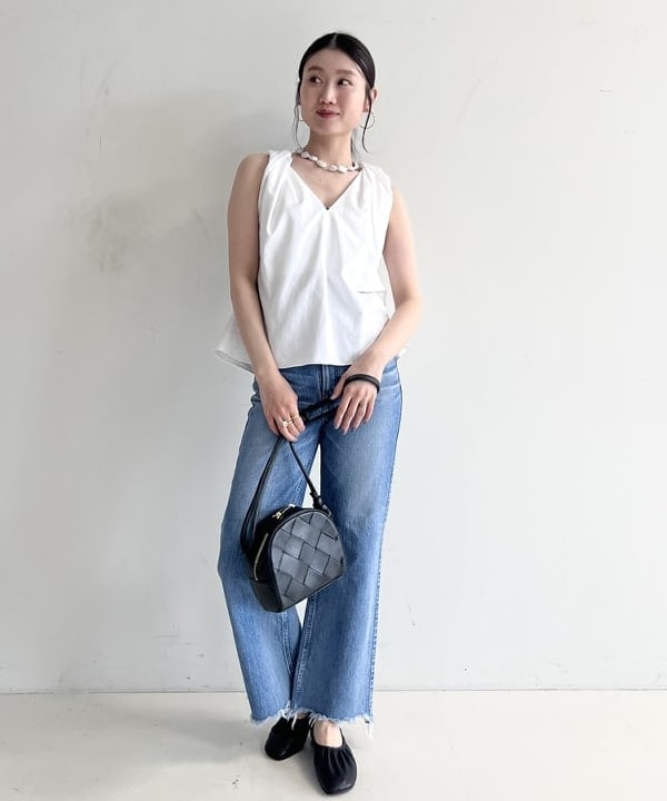 隈元 楓さんの「BEAMS WOMEN｜AK+1 / コットン ツイストショルダー ブラウス」を使ったコーディネート