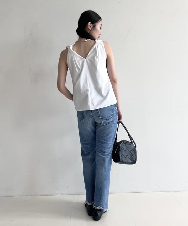 隈元 楓さんの「BEAMS WOMEN｜AK+1 / コットン ツイストショルダー ブラウス」を使ったコーディネート