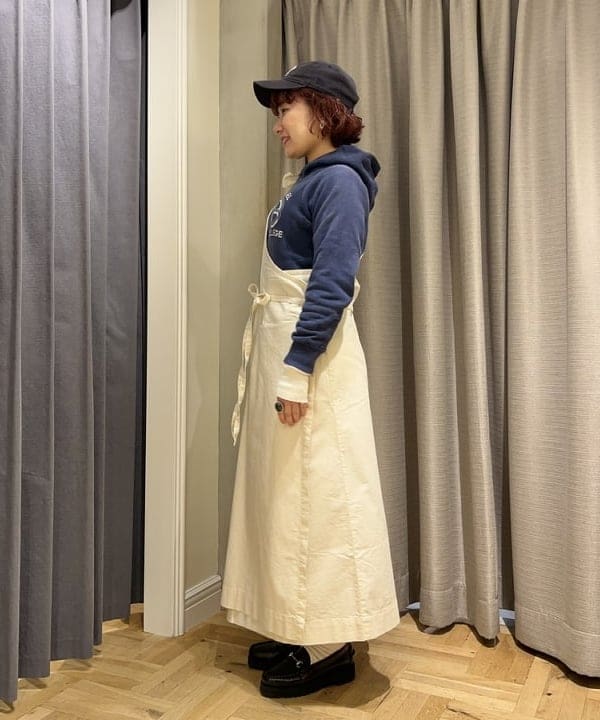 まつむさんの「BEAMS WOMEN｜ワンショルダー エプロン ワンピース」を使ったコーディネート