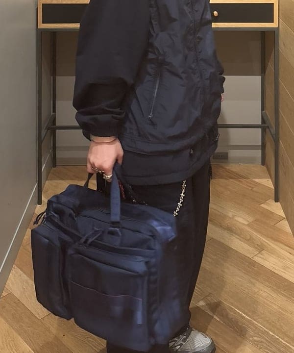 三宅 康平さんの「BEAMS WOMEN｜BRIEFING × BEAMS PLUS / 別注 NEO TRINITY LINER」を使ったコーディネート
