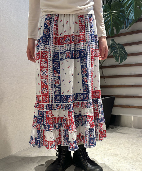 み　う　ちさんの「BEAMS WOMEN｜【別注】BINDU / マリン スカート」を使ったコーディネート