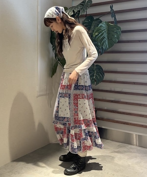 み　う　ちさんの「BEAMS WOMEN｜【別注】BINDU / マリン スカート」を使ったコーディネート