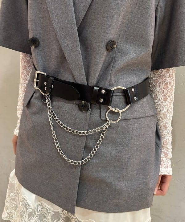 山本 里南さんの「BEAMS WOMEN｜ストレッチレース クルーネック Tシャツ」を使ったコーディネート