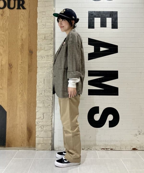 小原 もこさんの「BEAMS WOMEN｜BUZZ RICKSON'S &times; BEAMS BOY / チノパンツ」を使ったコーディネート