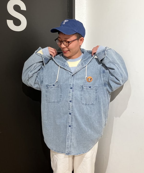 土田 達也さんの「BEAMS WOMEN｜シャンブレー フードシャツ」を使ったコーディネート