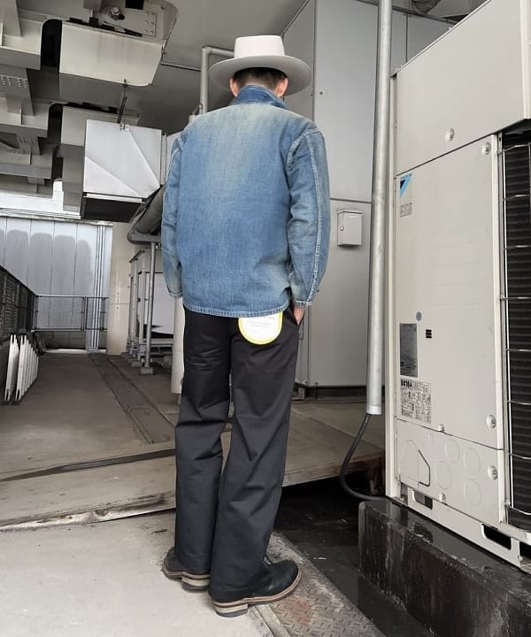 エイトさんの「BEAMS WOMEN｜【別注】BUZZ RICKSON’s / USED DENIM PULLOVER」を使ったコーディネート