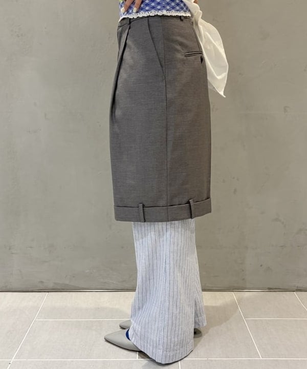 須賀さんの「BEAMS WOMEN｜ストライプ チェック スラックス」を使ったコーディネート