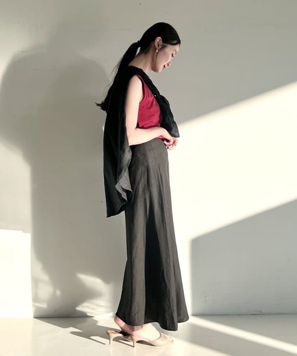 隈元 楓さんの「BEAMS WOMEN｜【別注】ATON / DRY COTTON JERSEY タンクトップ」を使ったコーディネート