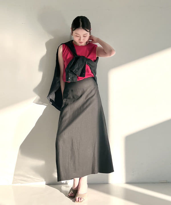 隈元 楓さんの「BEAMS WOMEN｜【別注】ATON / DRY COTTON JERSEY タンクトップ」を使ったコーディネート