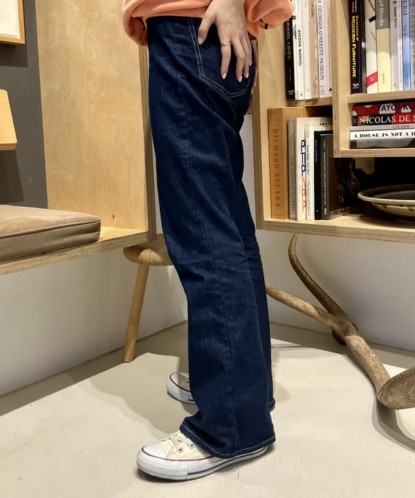 小原 もこさんの「BEAMS WOMEN｜フレア デニム パンツ」を使ったコーディネート