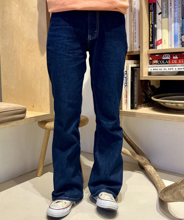 小原 もこさんの「BEAMS WOMEN｜フレア デニム パンツ」を使ったコーディネート