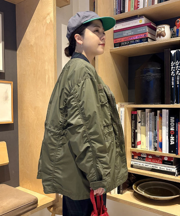 吉野 多恵さんの「BEAMS WOMEN｜BEAMS BOY / ポリエステル ウール 3ボタン ブレザー」を使ったコーディネート