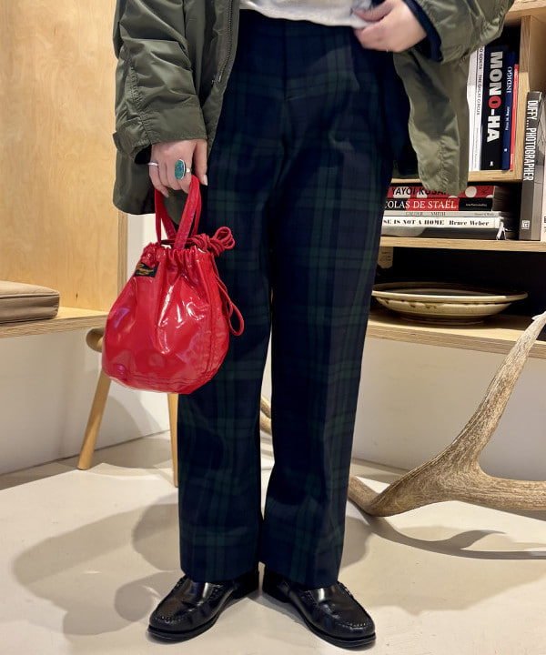 吉野 多恵さんの「BEAMS WOMEN｜BEAMS BOY / ポリエステル ウール 3ボタン ブレザー」を使ったコーディネート