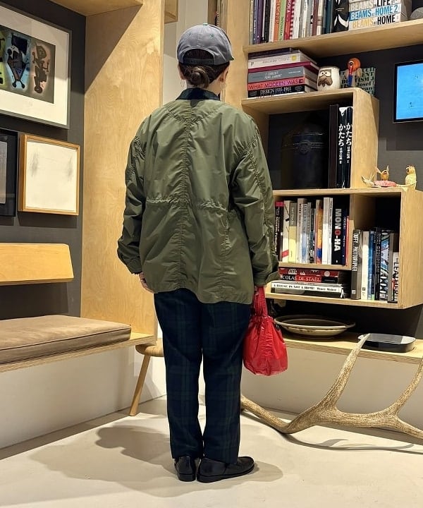 吉野 多恵さんの「BEAMS WOMEN｜BEAMS BOY / ポリエステル ウール 3ボタン ブレザー」を使ったコーディネート