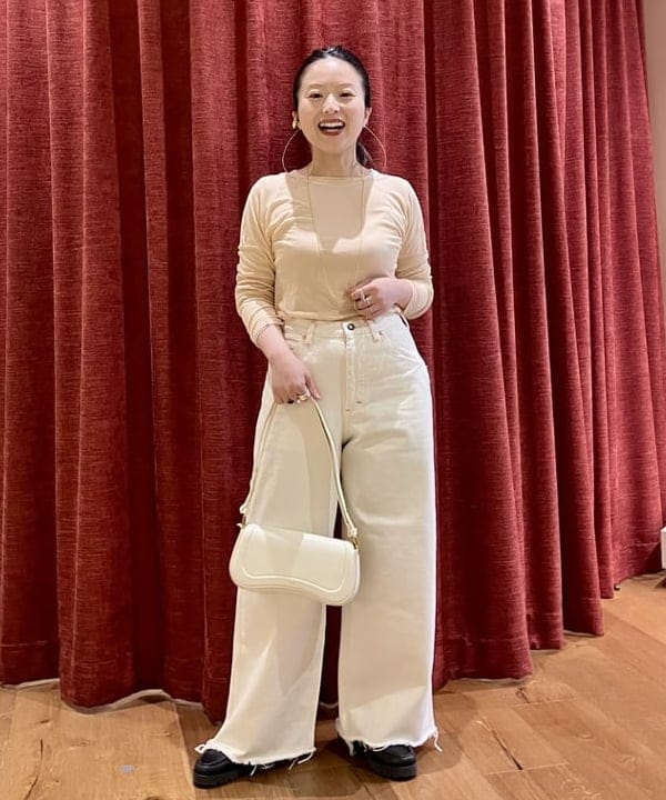 吉田　真実さんの「maturely / カシュクール ストラップ ロング スリーブ」を使ったコーディネート