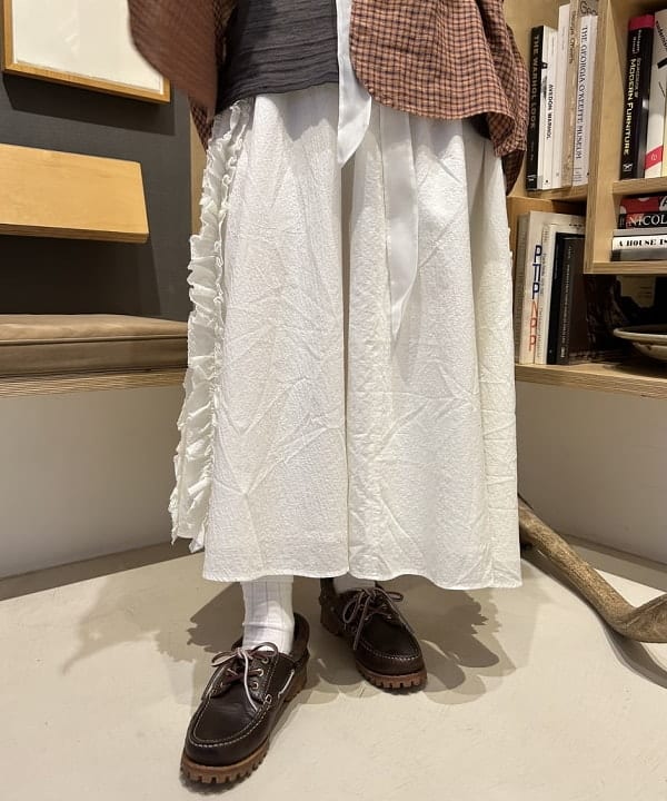 安藤 菜央さんの「BEAMS WOMEN｜リネン チェック ショートスリーブ シャツ」を使ったコーディネート