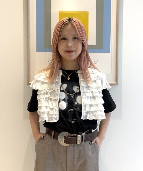 安藤 菜央さんの「BEAMS WOMEN｜maturely / ジャン=リュック・ゴダール プリント Tシャツ」を使ったコーディネート
