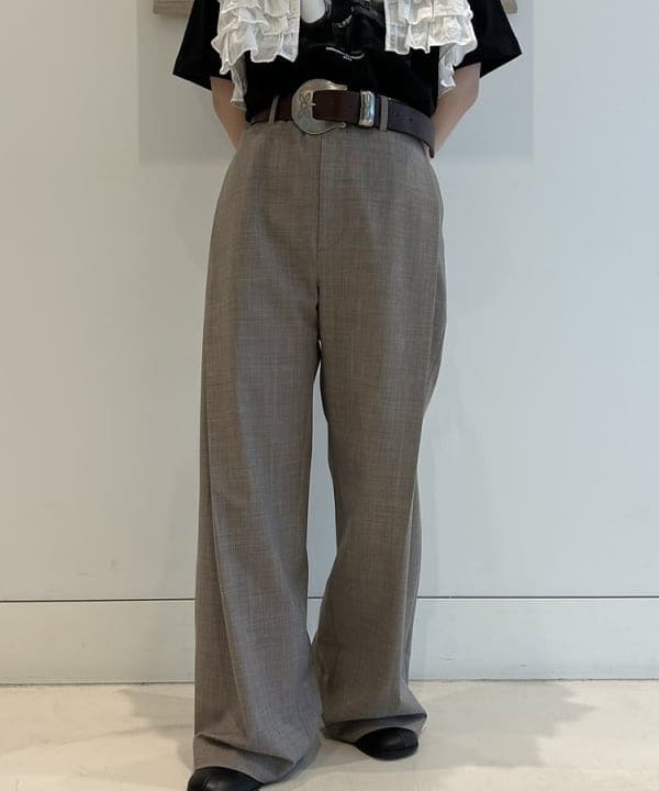 安藤 菜央さんの「BEAMS WOMEN｜maturely / ジャン=リュック・ゴダール プリント Tシャツ」を使ったコーディネート