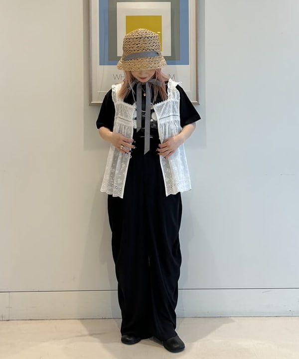 安藤 菜央さんの「BEAMS WOMEN｜カットワーク キャミソール」を使ったコーディネート