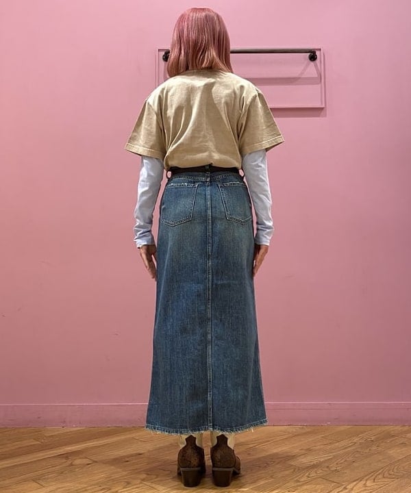 榎本 葵さんの「BEAMS WOMEN｜【別注】RED CARD TOKYO / Cameron デニムスカート」を使ったコーディネート