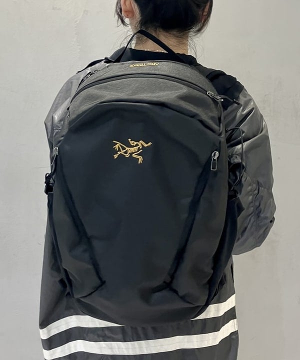 小原 もこさんの「BEAMS WOMEN｜ARC’TERYX / MANTIS 26 BACKPACK」を使ったコーディネート
