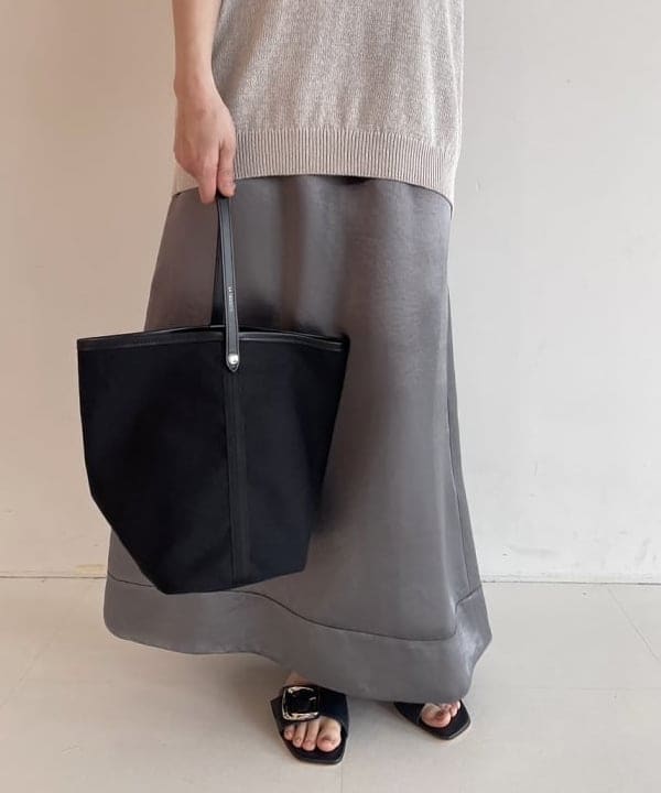 Ichika Hondaさんの「BEAMS WOMEN｜AK+1 / ビンテージ サテンスカート」を使ったコーディネート