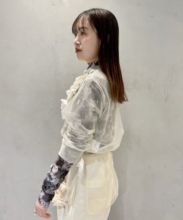 カタヤマ アヤさんの「BEAMS WOMEN｜【WEB限定】I Hate Monday / flower lace ストッキング white」を使ったコーディネート