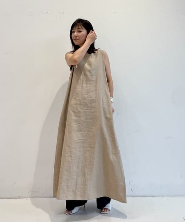 住吉　明佳さんの「BEAMS WOMEN｜リネン タブ付き ワイドパンツ」を使ったコーディネート