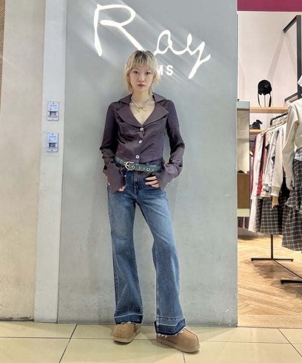 シミズ ネネさんの「BEAMS WOMEN｜UGG(R) / Goldenstar Hi Clog」を使ったコーディネート