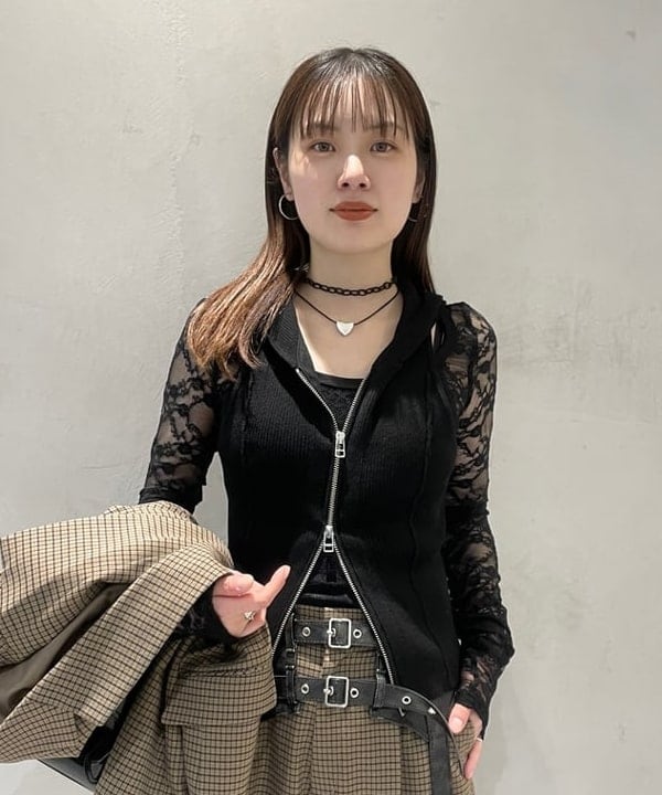 カタヤマ アヤさんの「BEAMS WOMEN｜フーディー ジップ ベスト」を使ったコーディネート