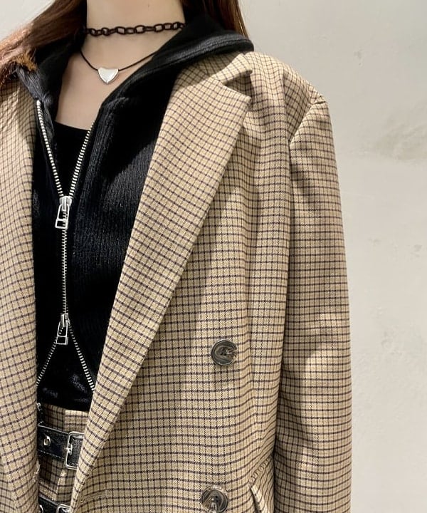 カタヤマ アヤさんの「BEAMS WOMEN｜フーディー ジップ ベスト」を使ったコーディネート