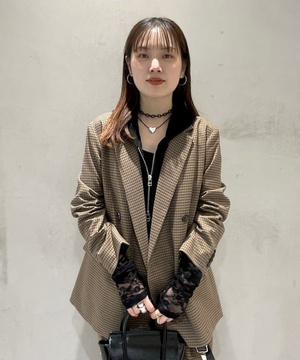 カタヤマ アヤさんの「BEAMS WOMEN｜フーディー ジップ ベスト」を使ったコーディネート