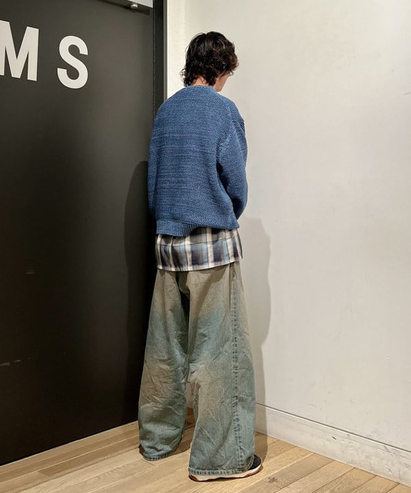 関澤 佑樹さんの「BEAMS WOMEN｜ヘザー メッシュ クルーネックニット」を使ったコーディネート
