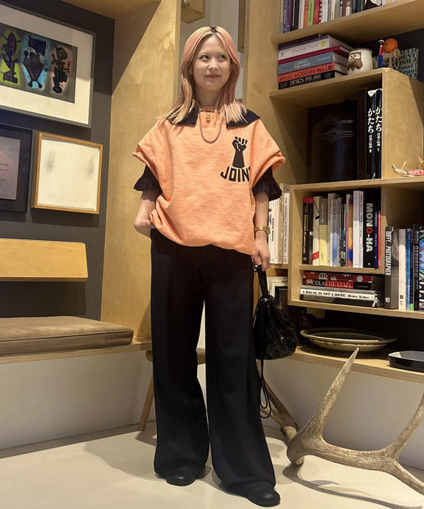 安藤 菜央さんの「BEAMS WOMEN｜ジャガード フリル ギャザー ショートスリーブ」を使ったコーディネート
